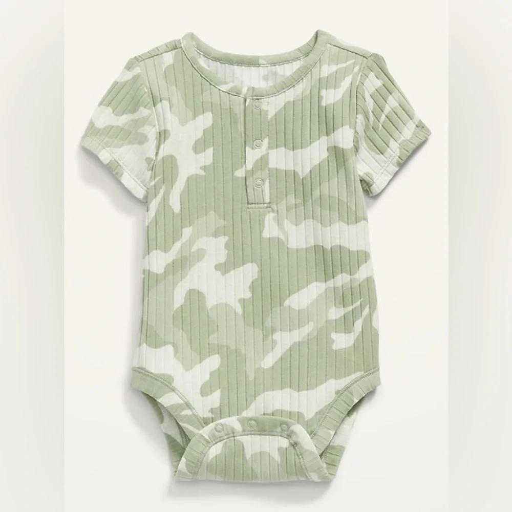 Old Navy Baby Camo Ribbed Henley Bodysuit 6-12M Green